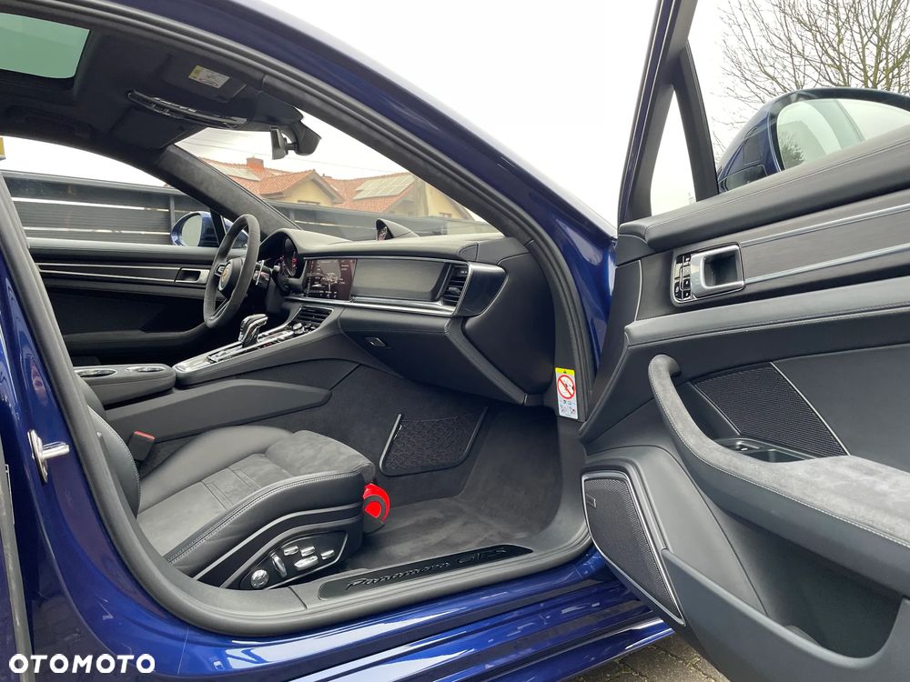 Porsche Panamera - 16