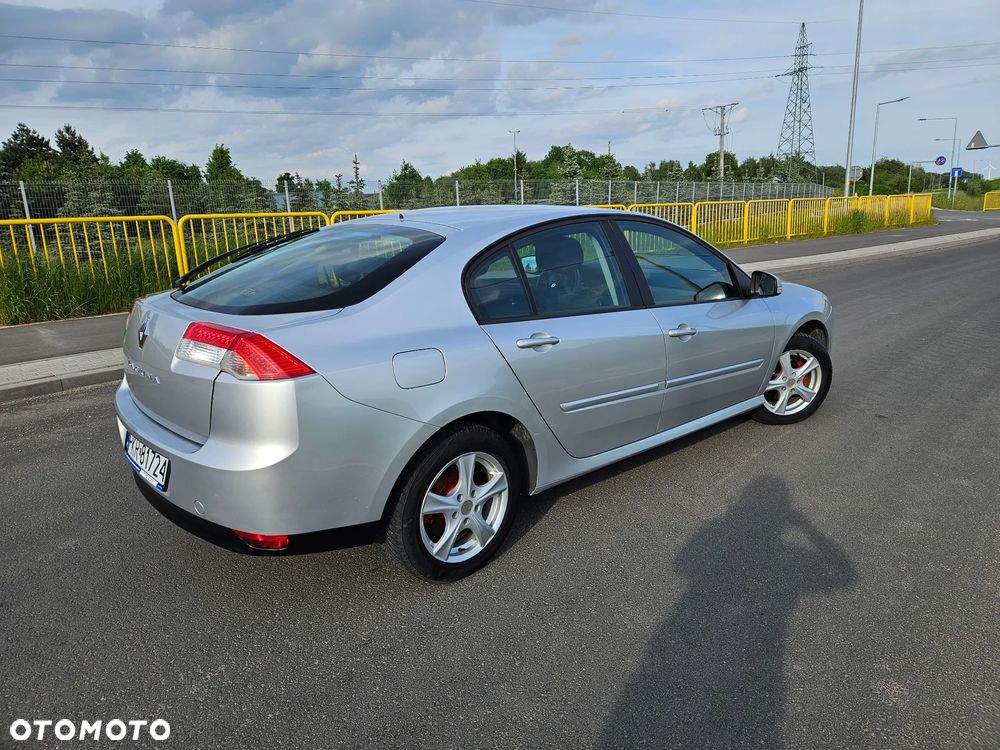 Renault Laguna 1.6 16V 110 Emotion - 26