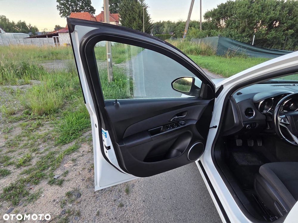 Chevrolet Cruze 1.8 LTZ+ - 10