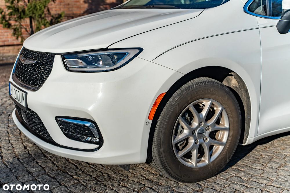 Chrysler Pacifica - 29