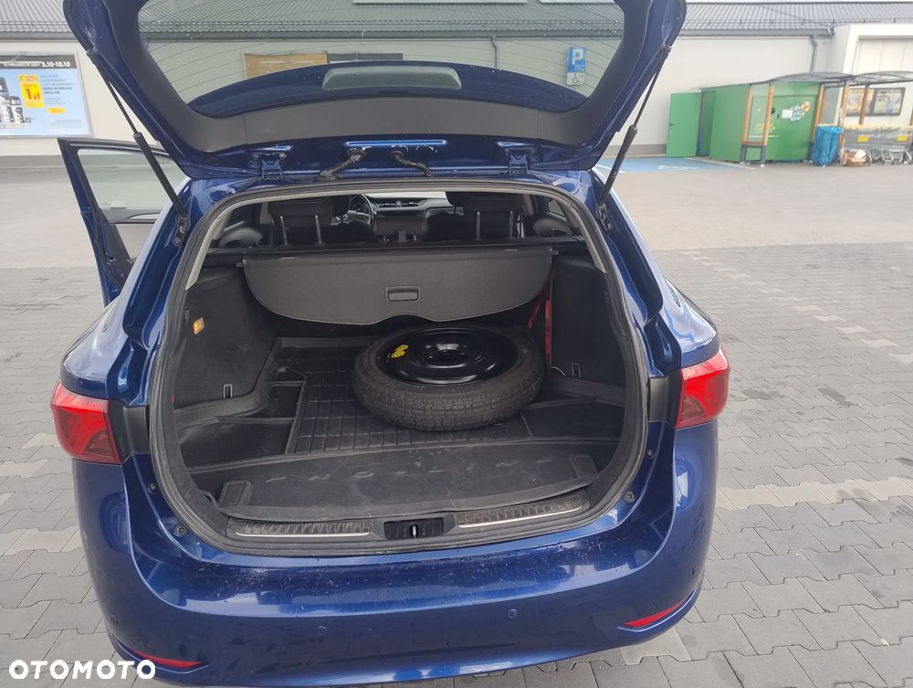 Toyota Avensis 1.8 Comfort - 19
