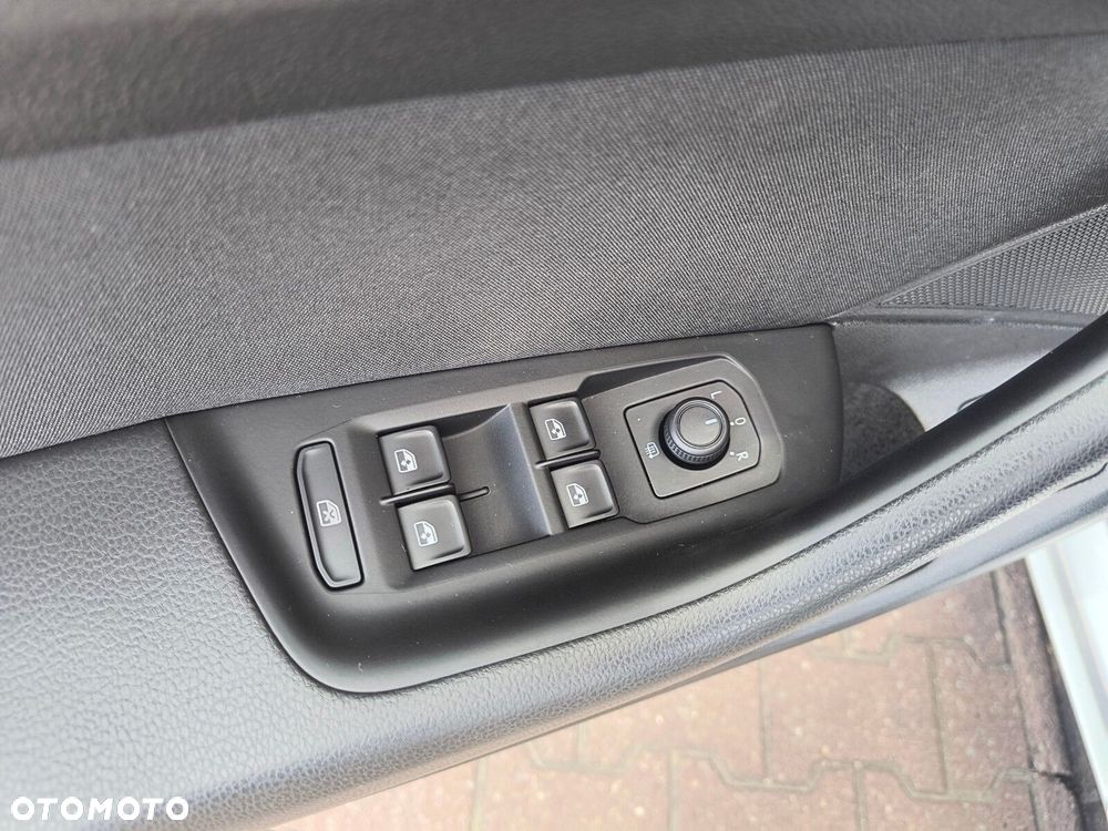 Volkswagen Passat 2.0 TDI EVO Business DSG - 18