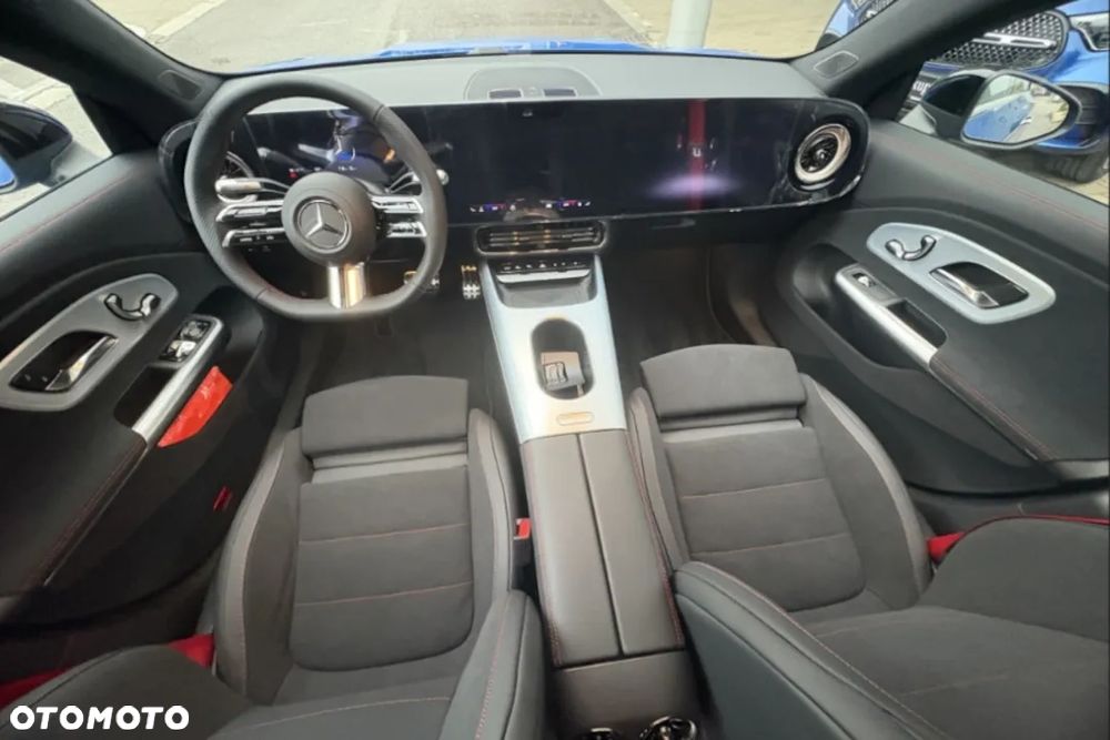 Mercedes-Benz CLA 180 7G-DCT - 11