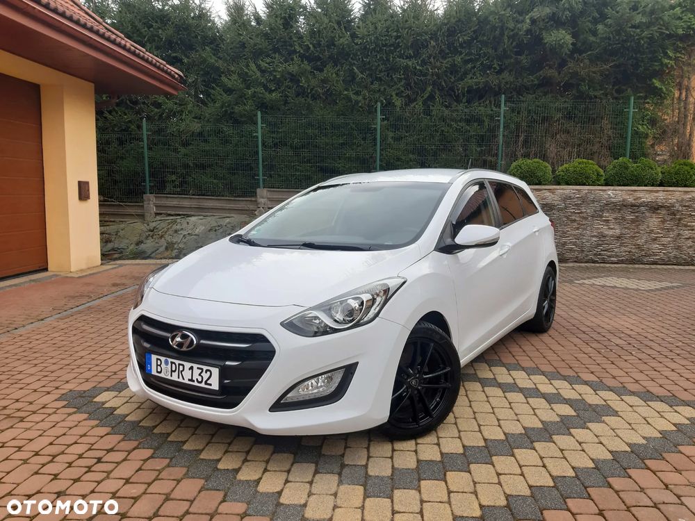 Hyundai i30 blue Kombi 1.4 YES Gold - 3