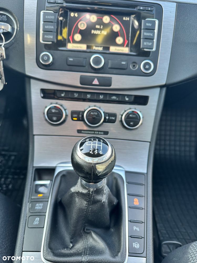 Volkswagen Passat 2.0 TDI Highline - 14