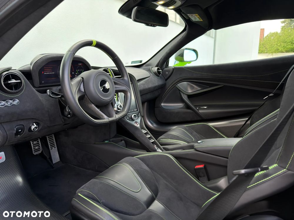 McLaren 720S Coupe - 9
