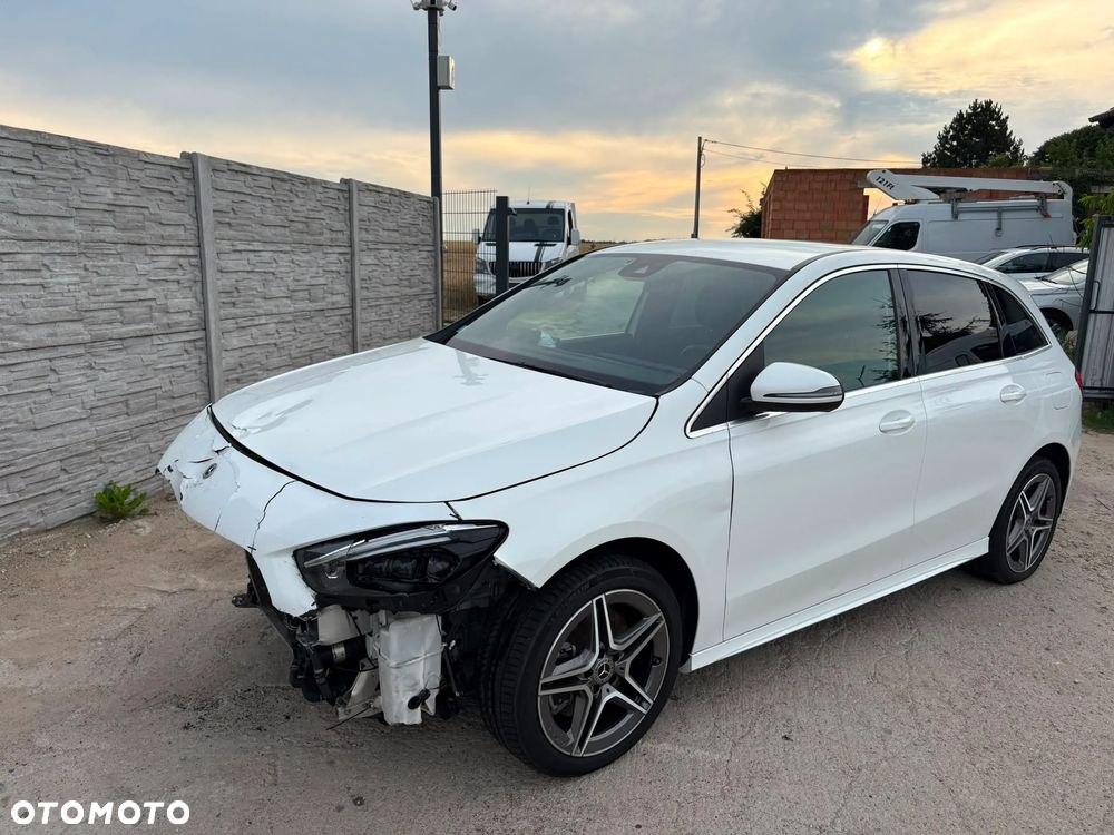 Mercedes-Benz Klasa B 250 e 8G-DCT AMG Line - 35