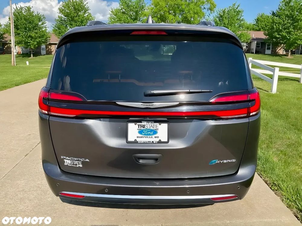 Chrysler Pacifica - 4