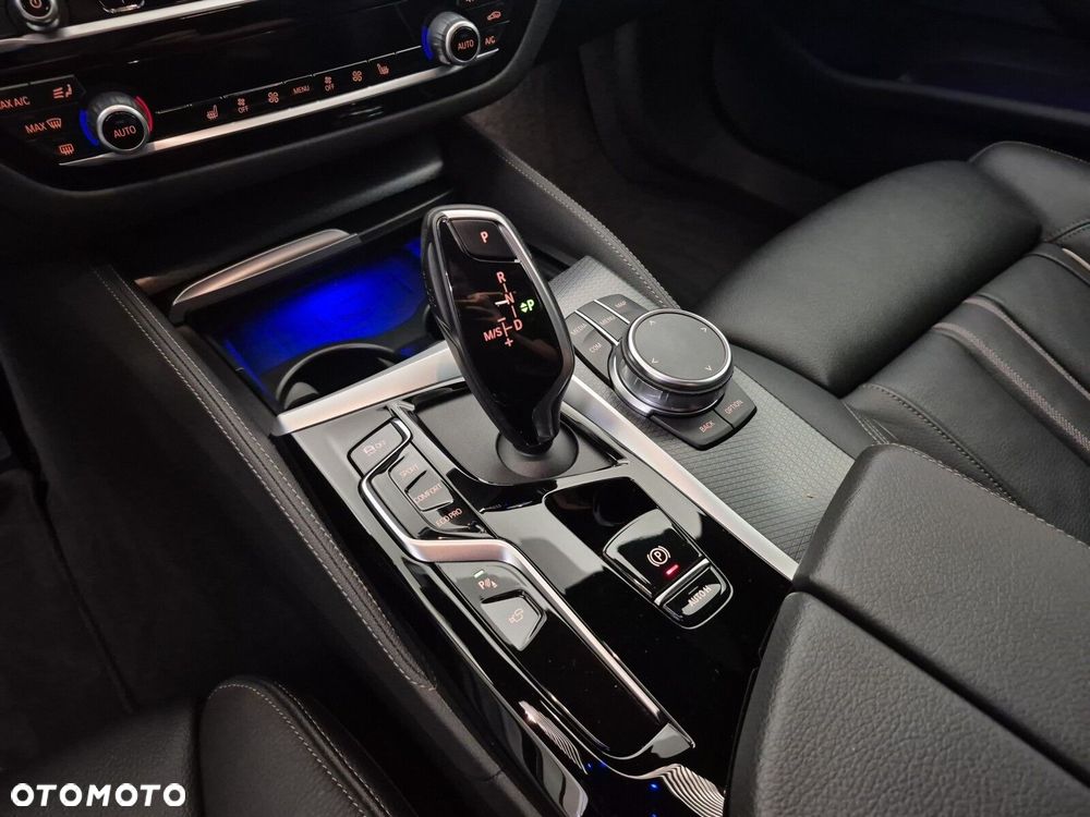 BMW Seria 5 530d xDrive mHEV M Sport sport - 17