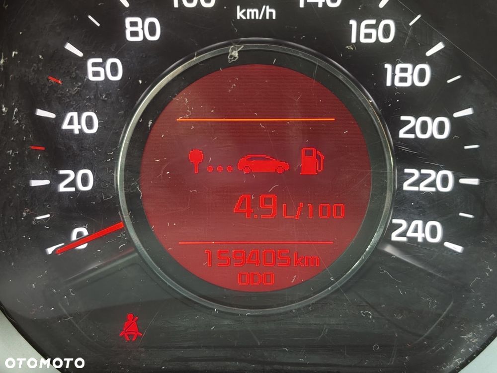 Kia Ceed - 8