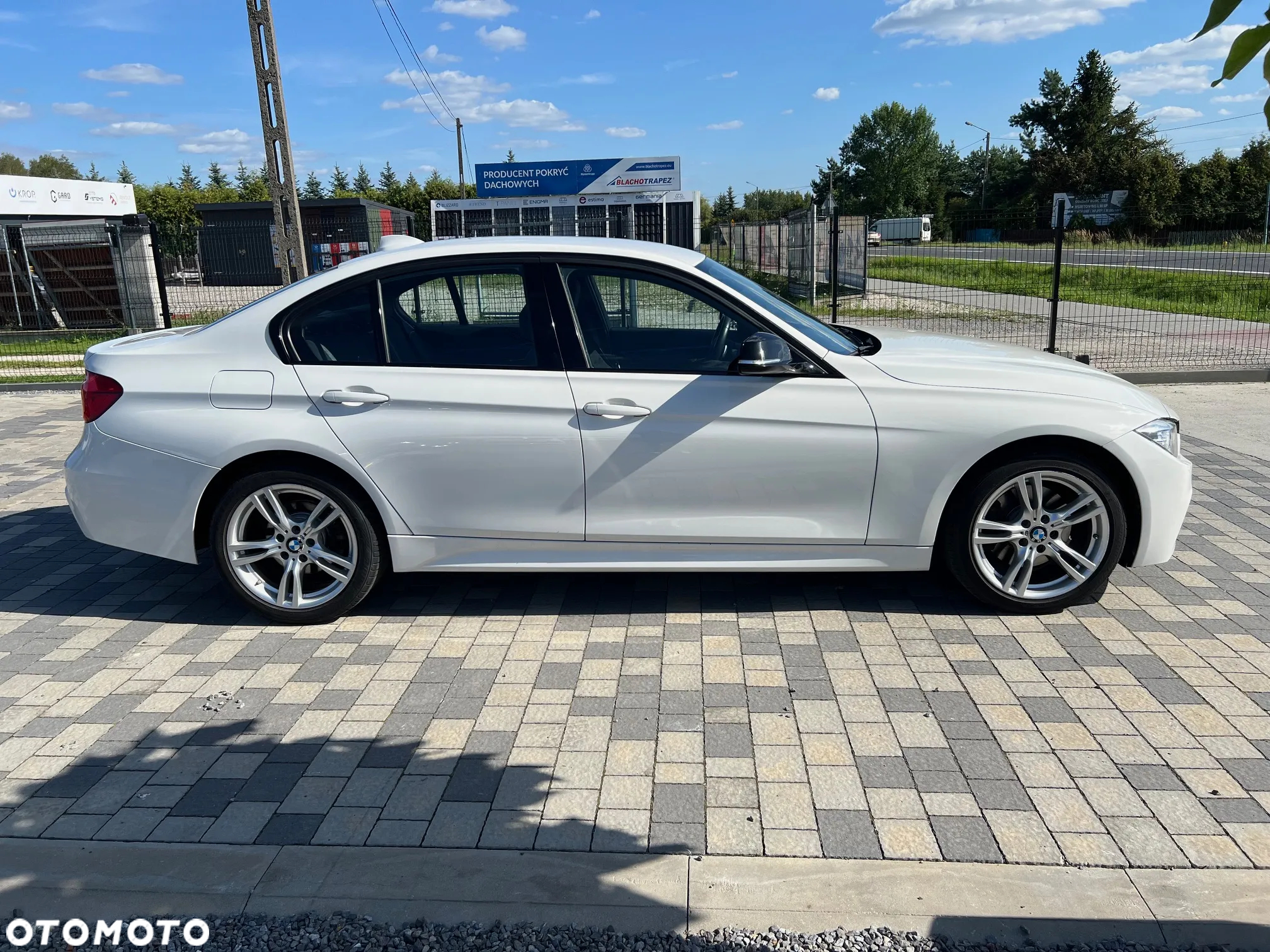 BMW Seria 3 330i xDrive M Sport - 5