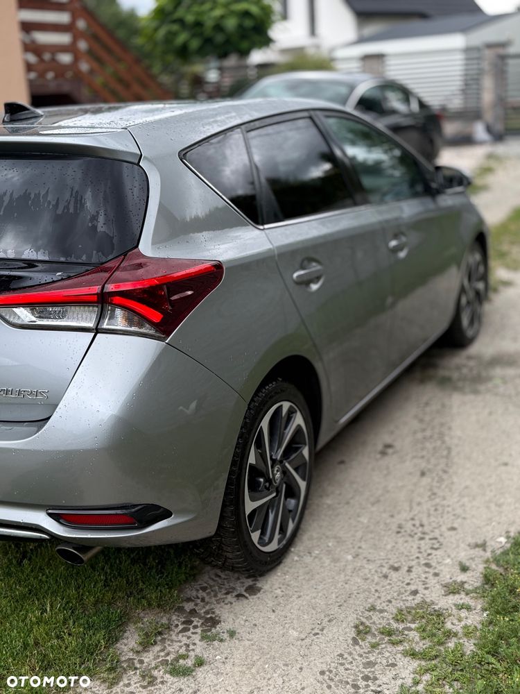 Toyota Auris 1.6 D-4D Prestige - 8