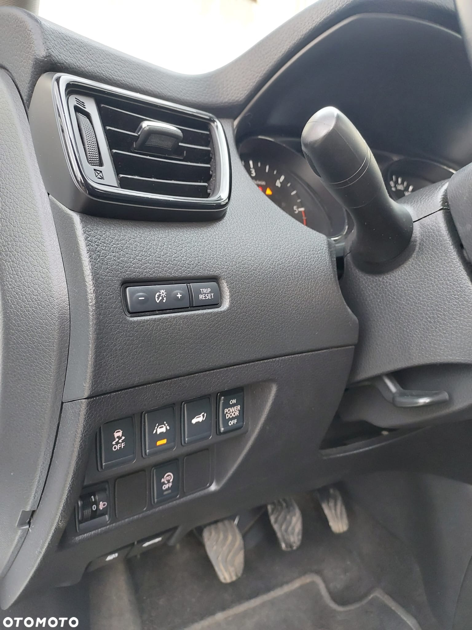 Nissan X-Trail 1.6 DCi N-Connecta 4WD 7os - 8