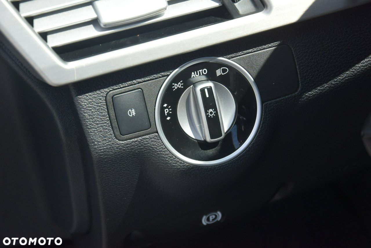 Mercedes-Benz Klasa E 350 CDI BlueEff Avantgarde - 30
