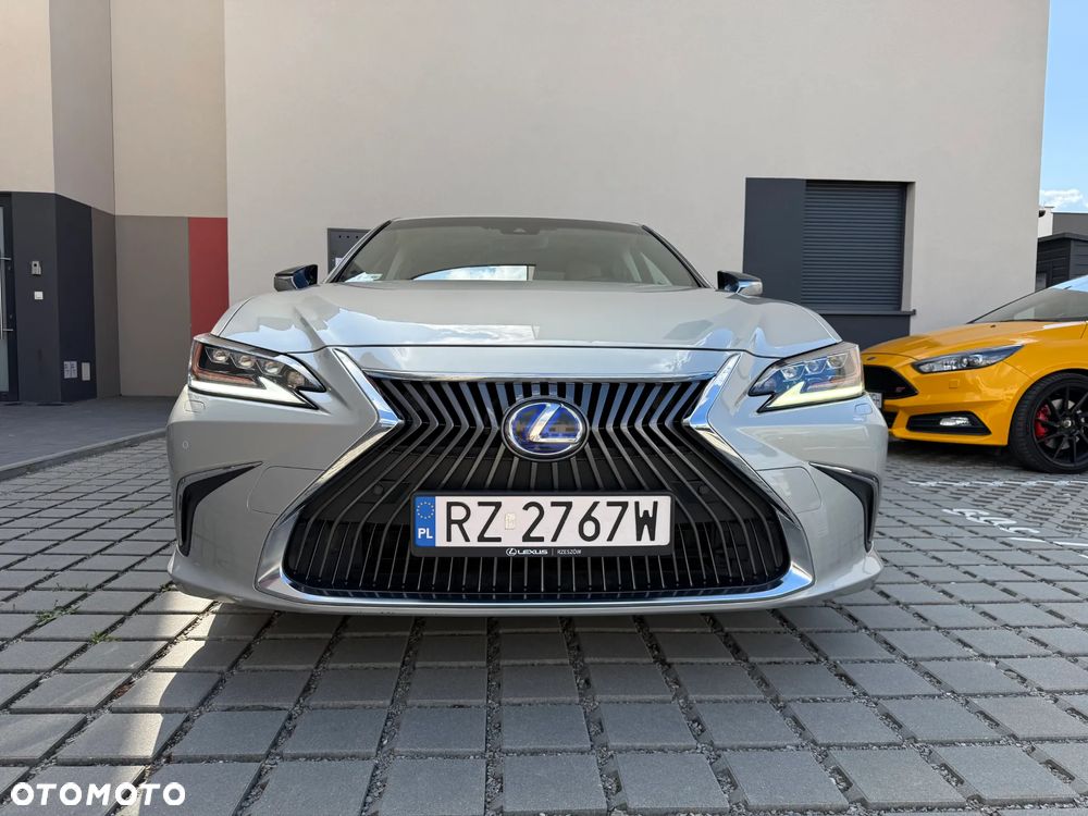 Lexus ES 300h Prestige - 3