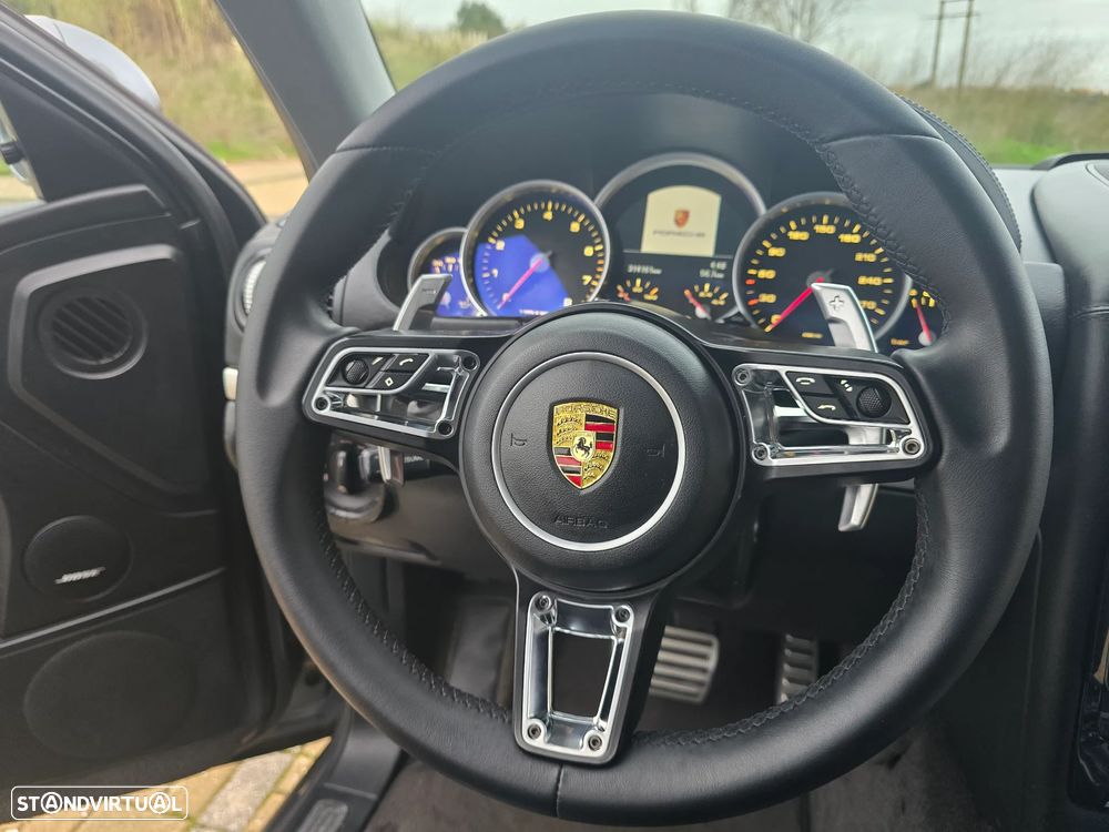 Porsche Cayenne Turbo - 9