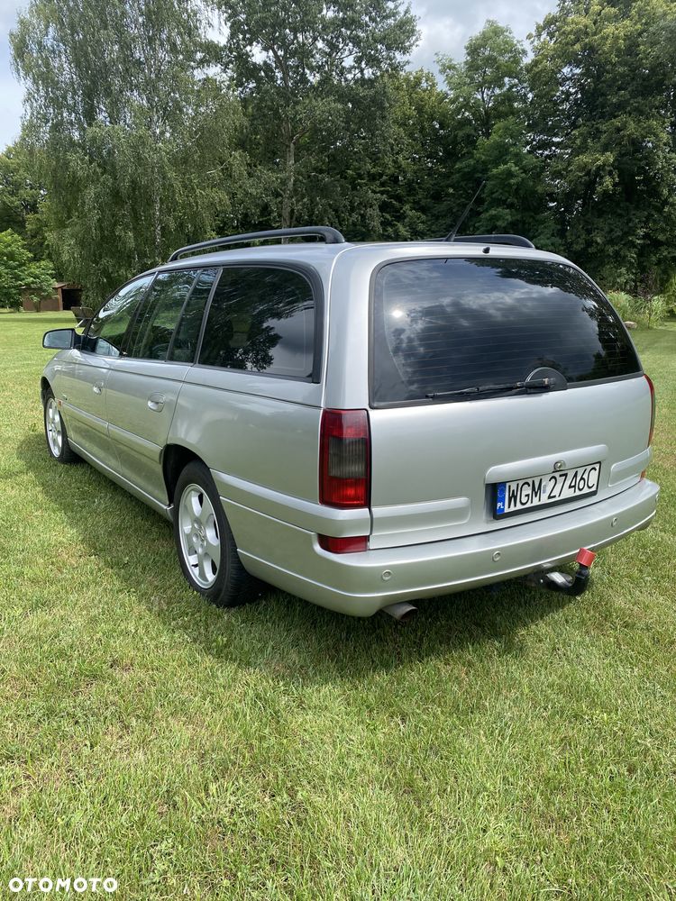 Opel Omega 2.2 Elegance - 3