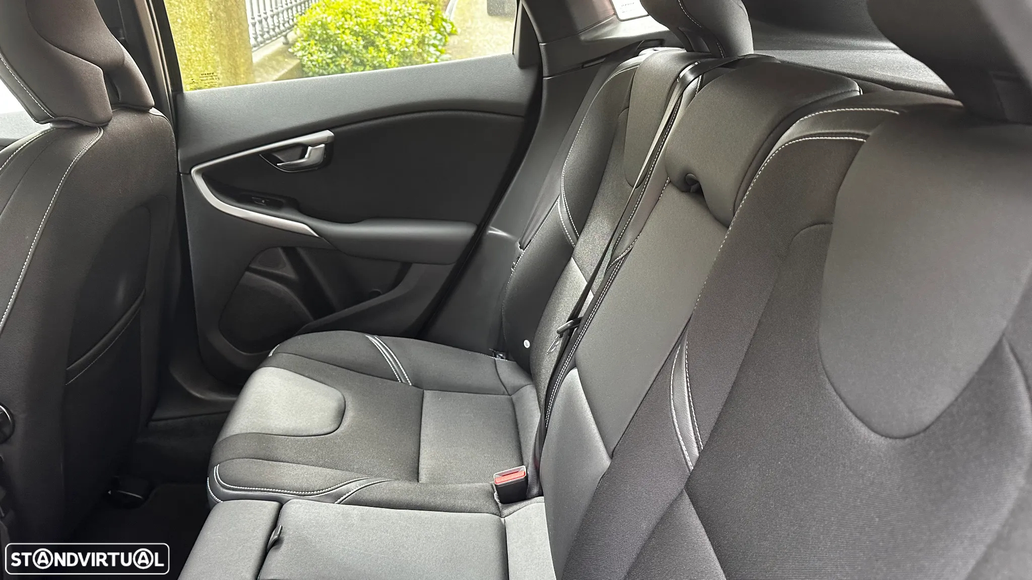 Volvo V40 2.0 D2 Momentum - 16