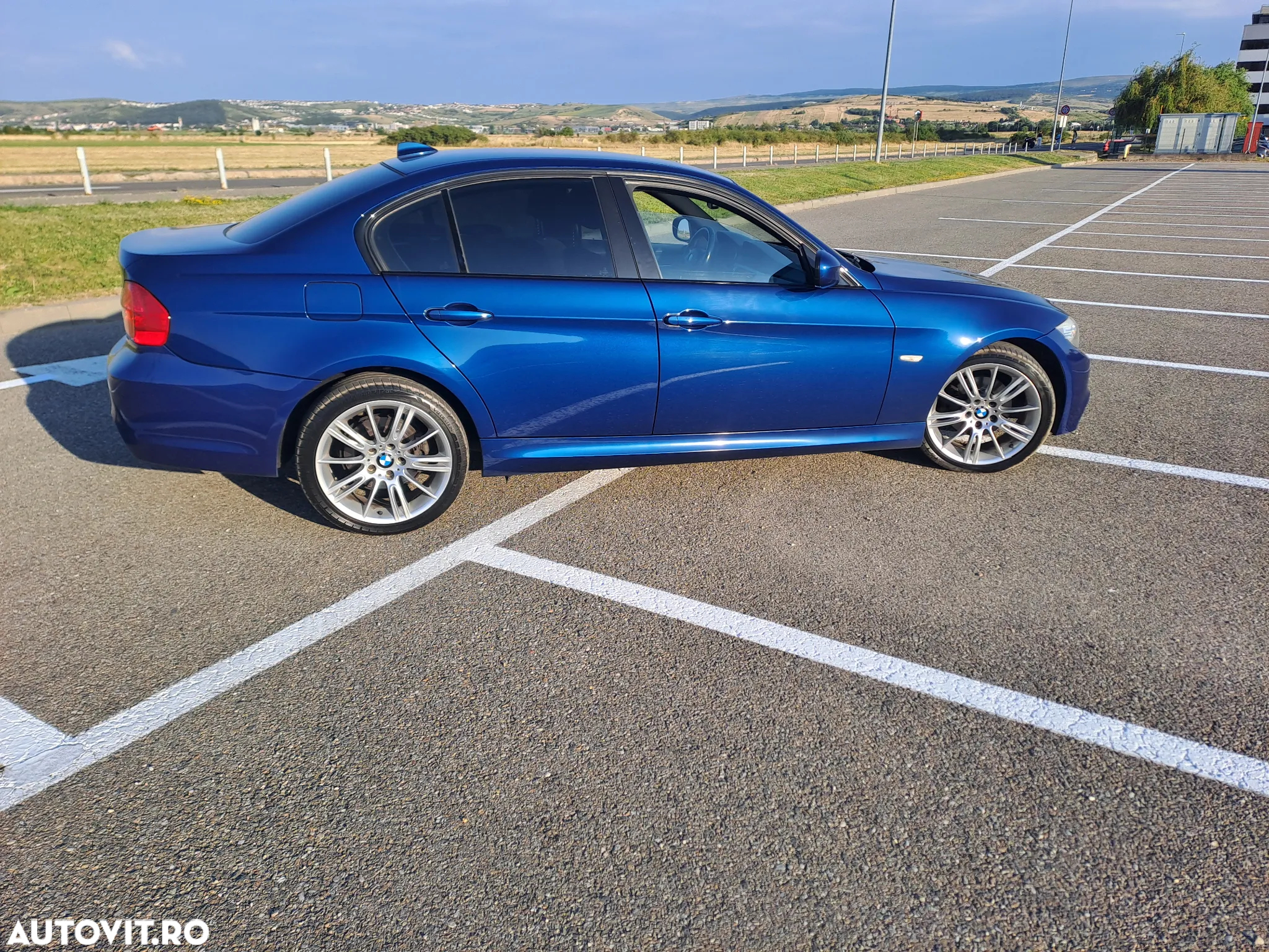 BMW Seria 3 318d - 5