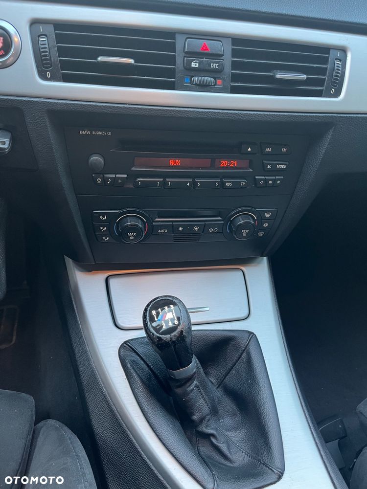 BMW Seria 3 320i - 6