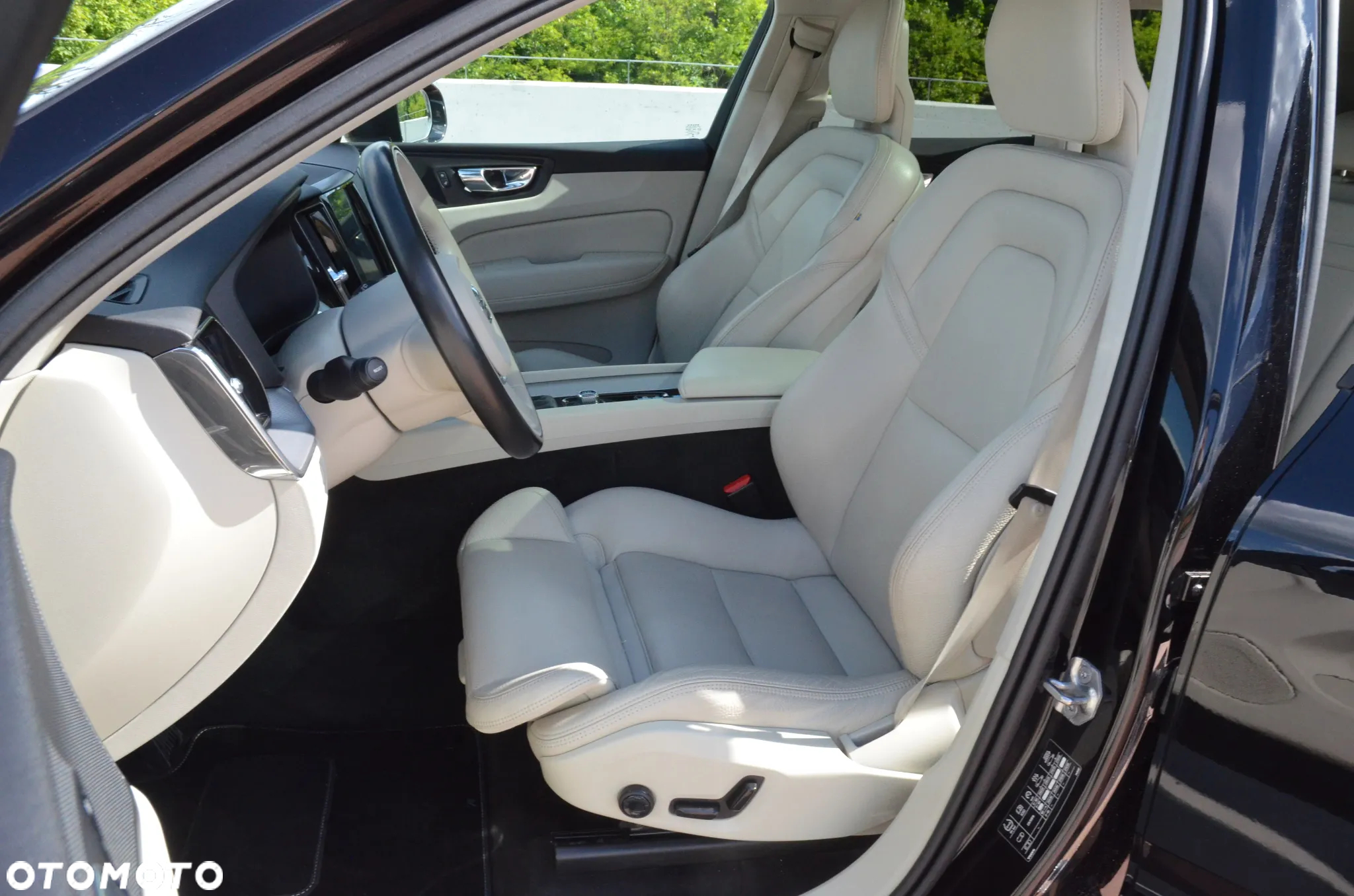 Volvo XC 60 T5 AWD Inscription - 17