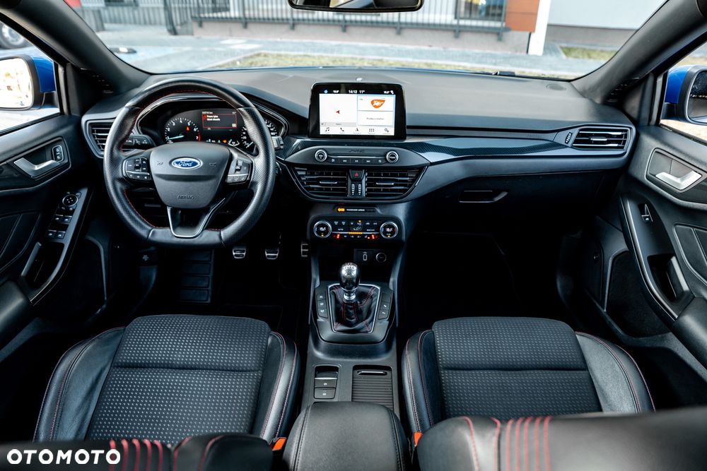 Ford Focus 1.0 EcoBoost Start-Stopp-System ST-LINE - 26