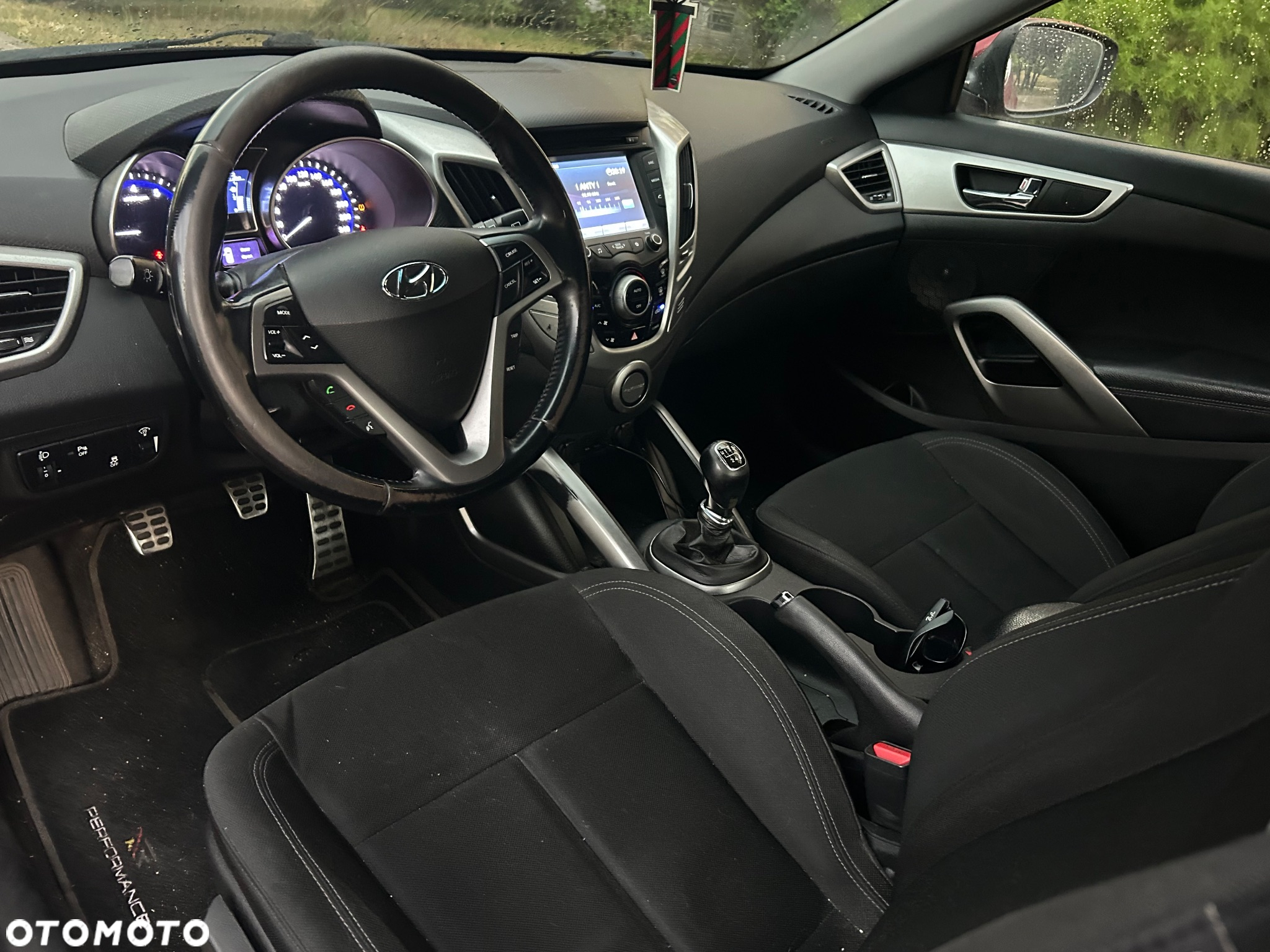 Hyundai Veloster - 6