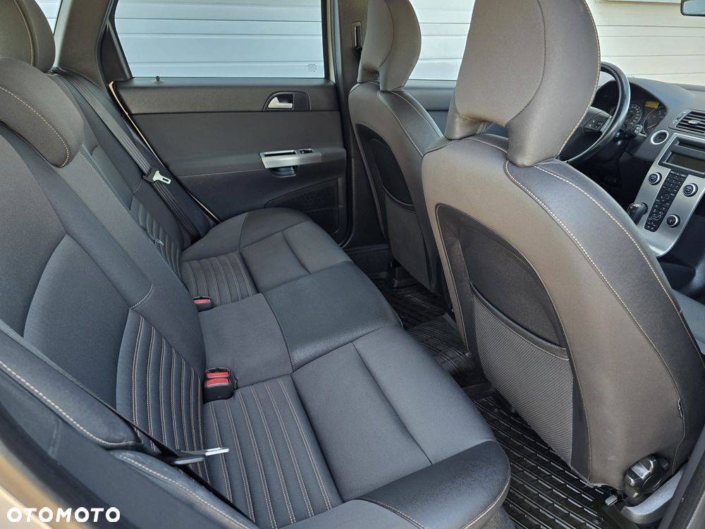 Volvo V50 2.0 Momentum - 28