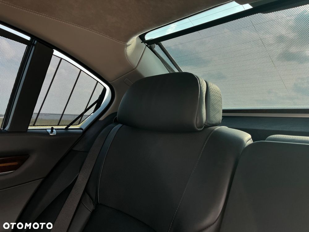 BMW Seria 7 760Li - 33