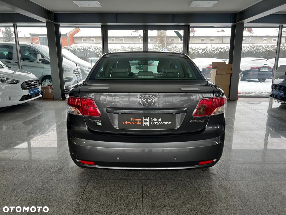 Toyota Avensis 2.0 Prestige NAVI MS - 12