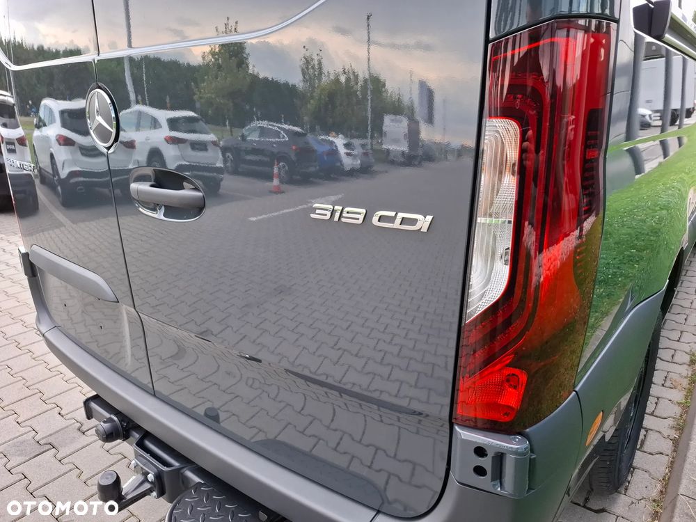 Mercedes-Benz Sprinter 319 CDI Furgon PRO 3665 mm L2H2 - 11
