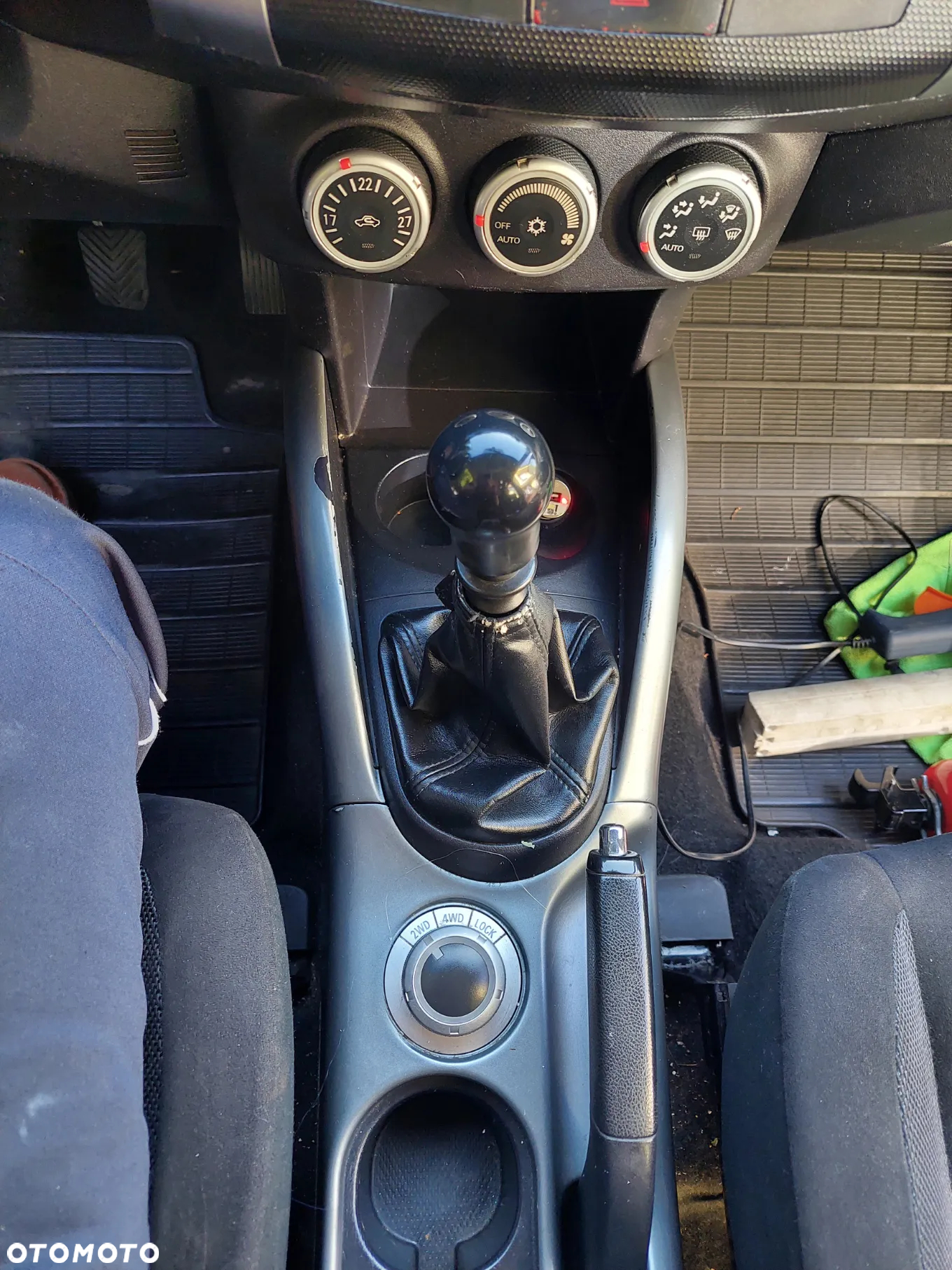 Mitsubishi Outlander - 23