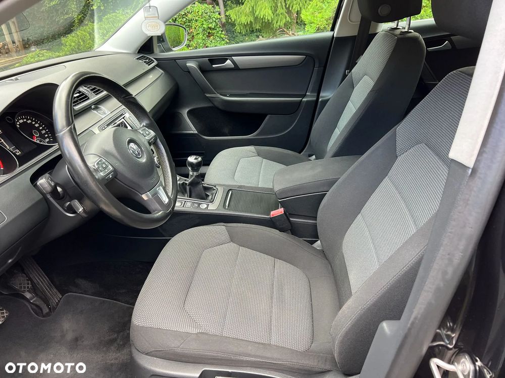 Volkswagen Passat 1.6 TDI Comfortline - 13