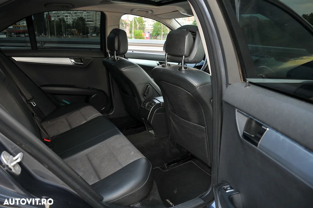 Mercedes-Benz C 220 CDI DPF (BlueEFFICIENCY) Avantgarde - 5