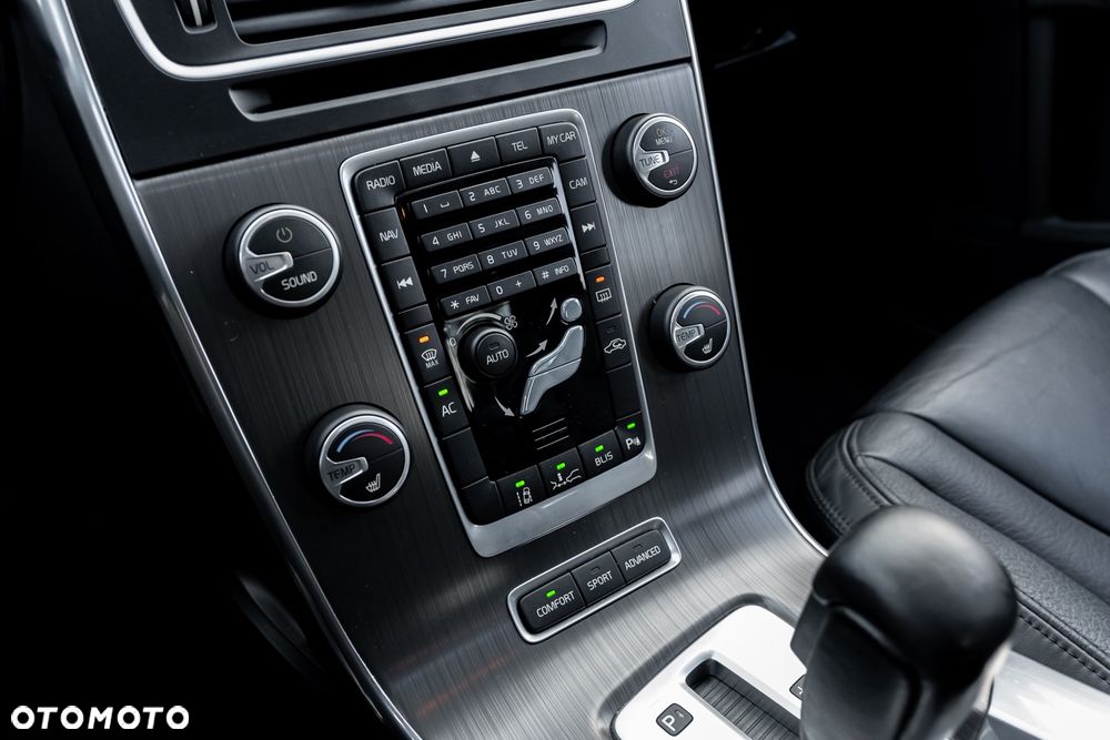 Volvo S60 T6 AWD Geartronic Summum - 32