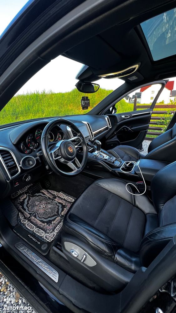 Porsche Cayenne - 6