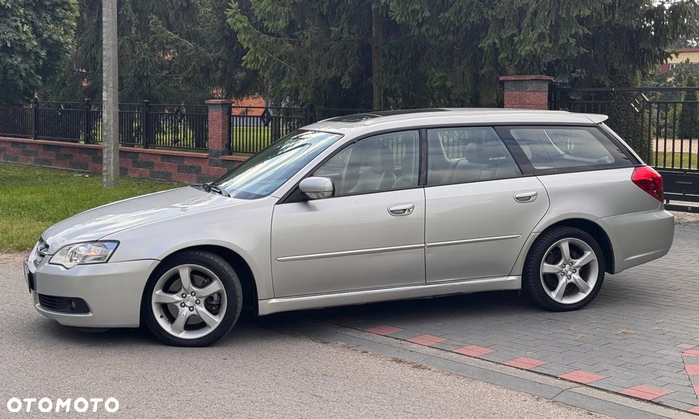 Subaru Legacy - 31