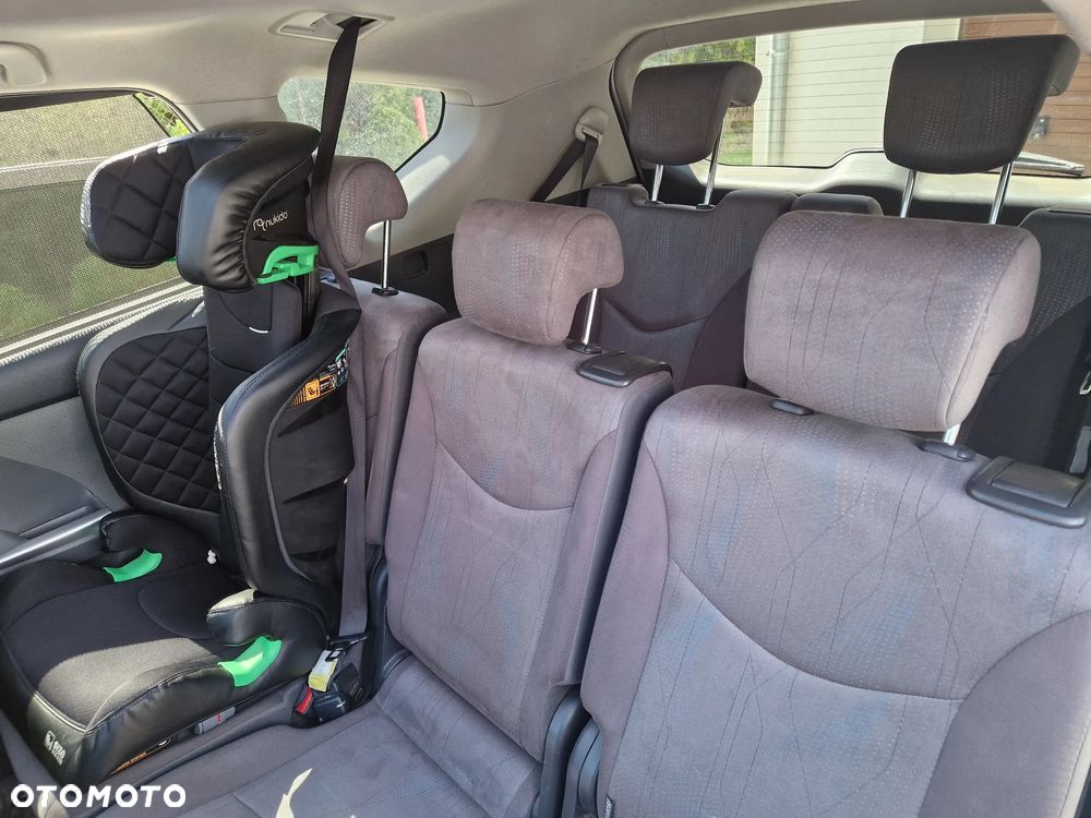 Toyota Prius+ (Hybrid) Executive - 8