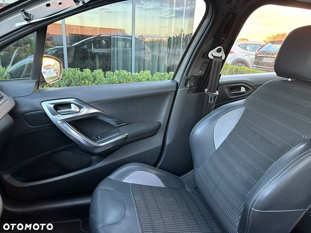Peugeot 2008 - 5