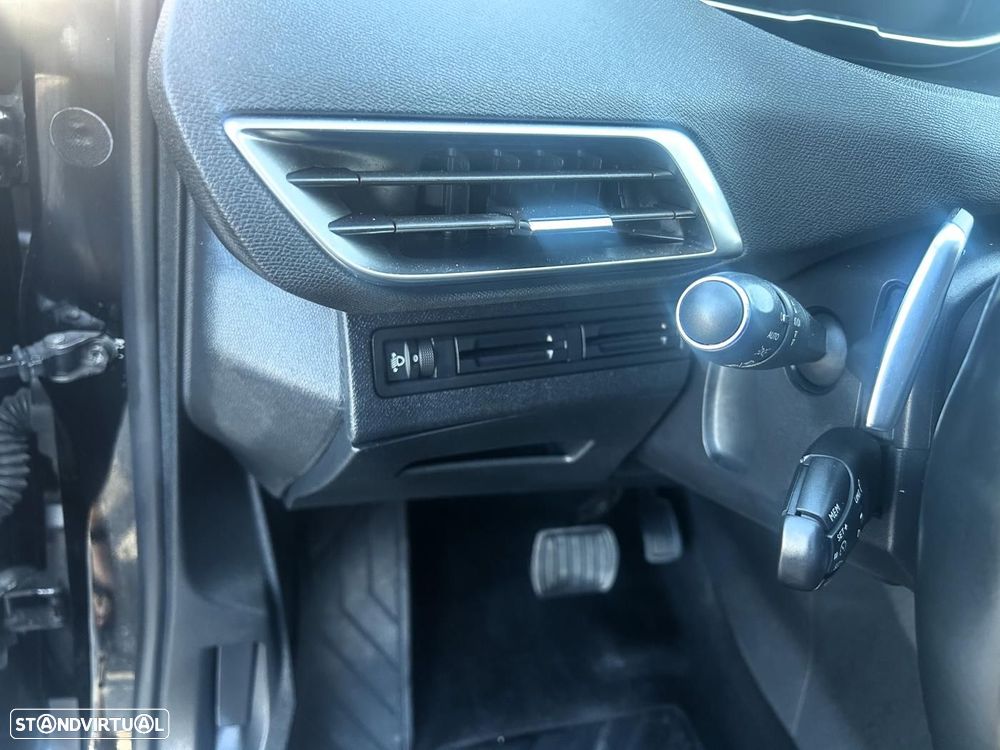 Peugeot 3008 1.5 BlueHDi Allure EAT8 - 12