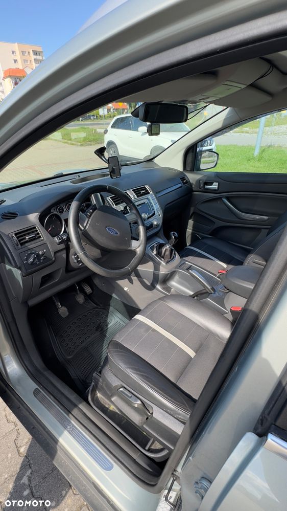 Ford Kuga 2.0 TDCi 2x4 Titanium - 3