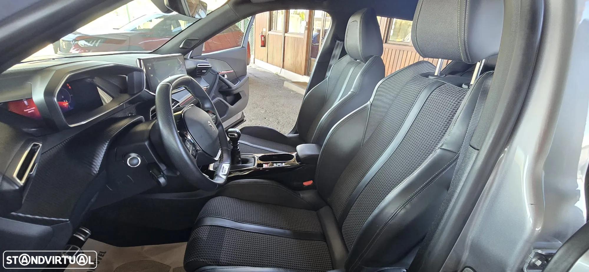 Peugeot 2008 PureTech 130 GT Pack - 17