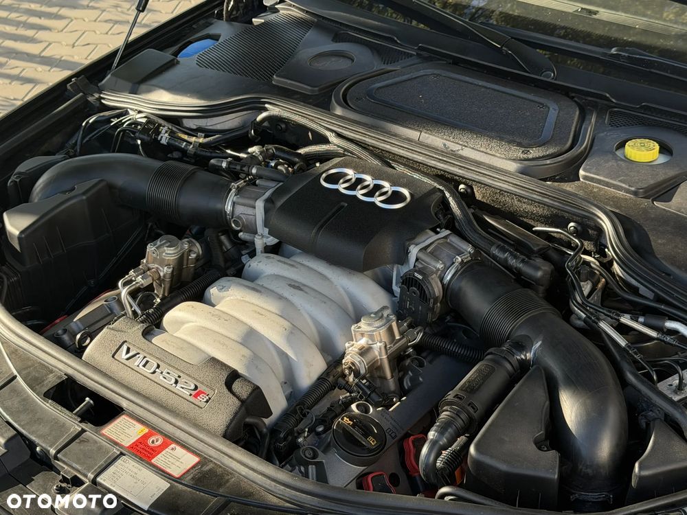 Audi S8 - 25