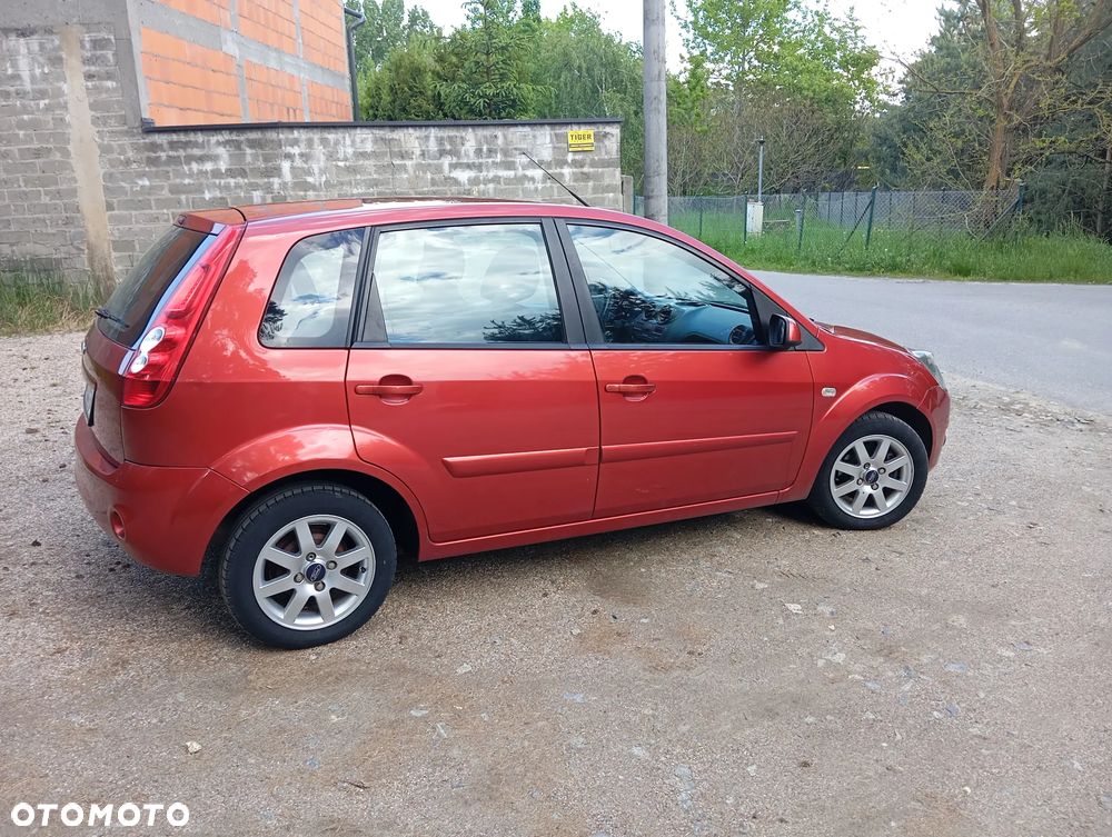 Ford Fiesta - 2
