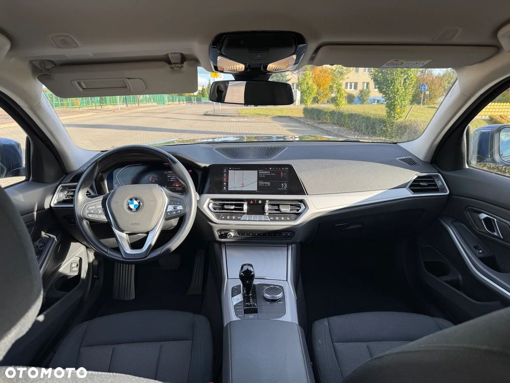 BMW Seria 3 318i Advantage - 12