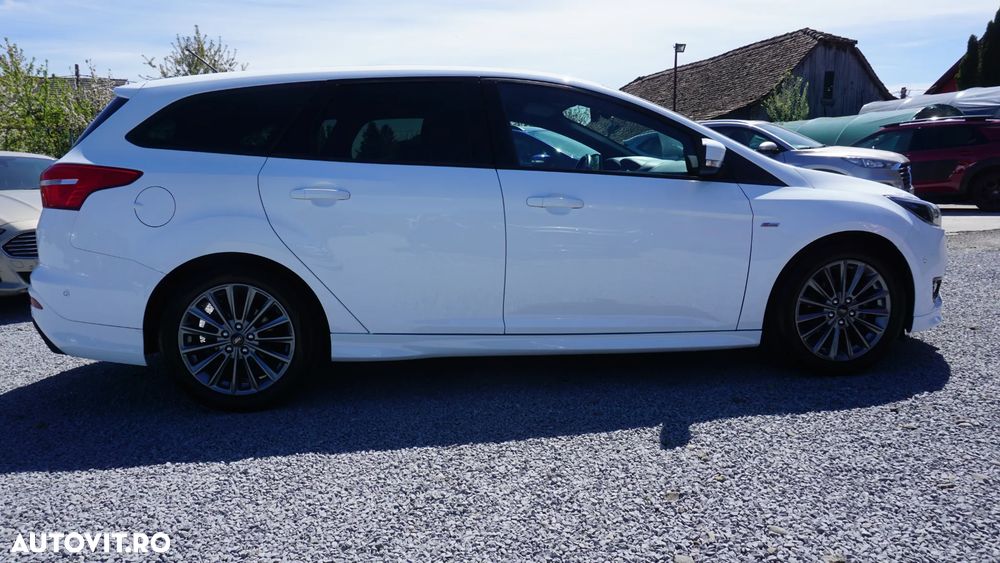Ford Focus 1.0 EcoBoost Start-Stopp-System ST-LINE DESIGN - 3