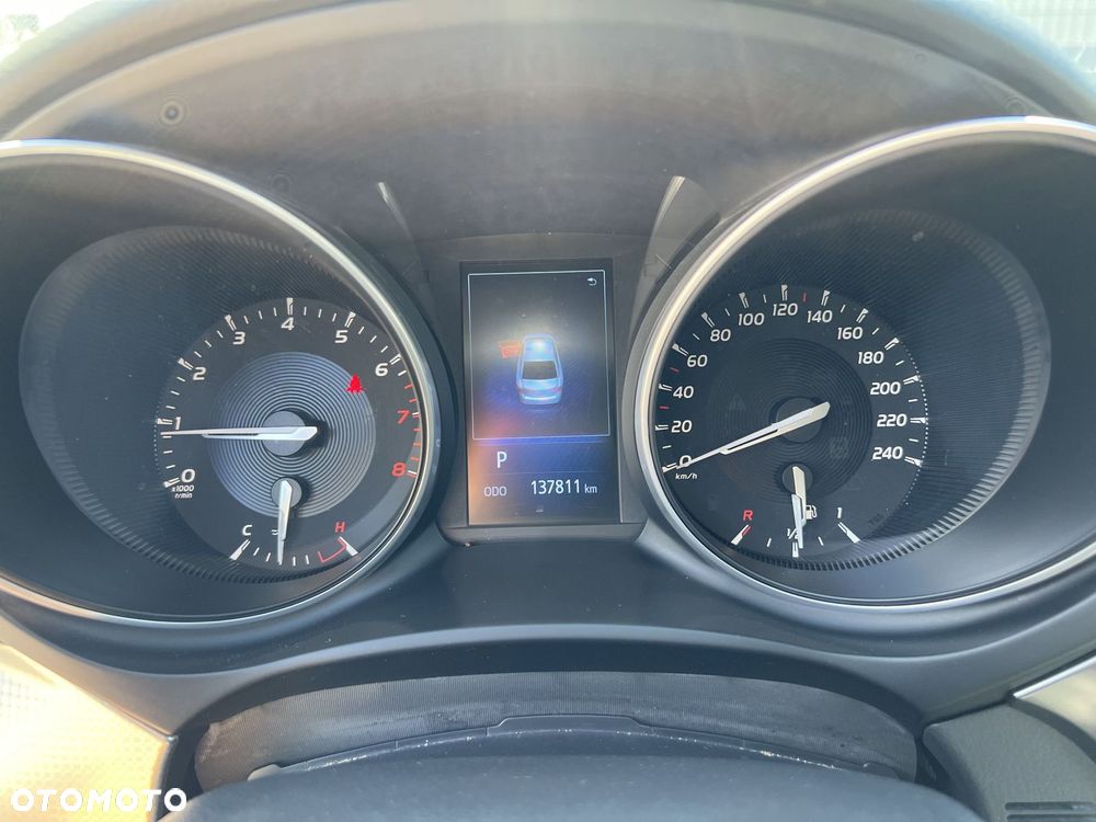 Toyota Avensis - 12
