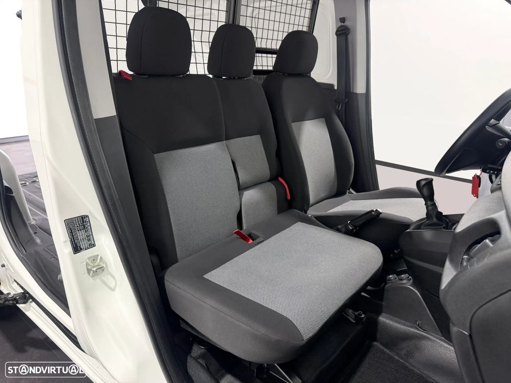 Fiat DOBLO CARGO 1.3 M-JET 95 CV - 3 LUGARES - IVA DEDUTIVÉL - 32