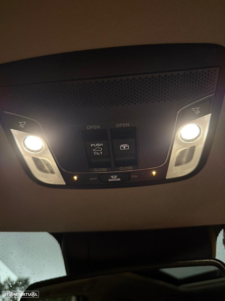 Honda HR-V 1.5 i-VTEC Executive CVT - 18