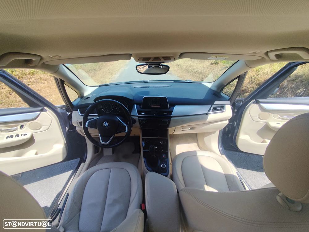 BMW 218 Active Tourer d Line Luxury - 19